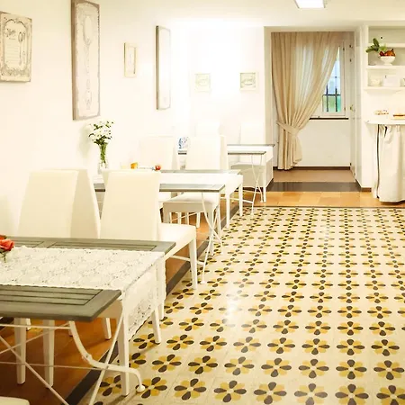 Napolimia Boutique 4* Naples