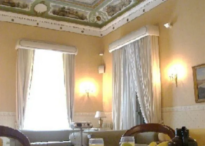 Napolimia Boutique Νάπολη