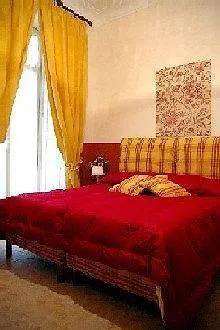 Napolimia Boutique