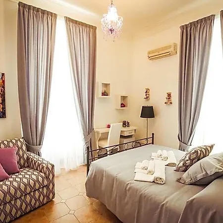 Napolimia Boutique 4* Neapel