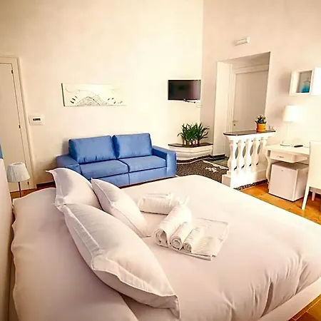 Napolimia Boutique