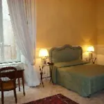 Napolimia Boutique